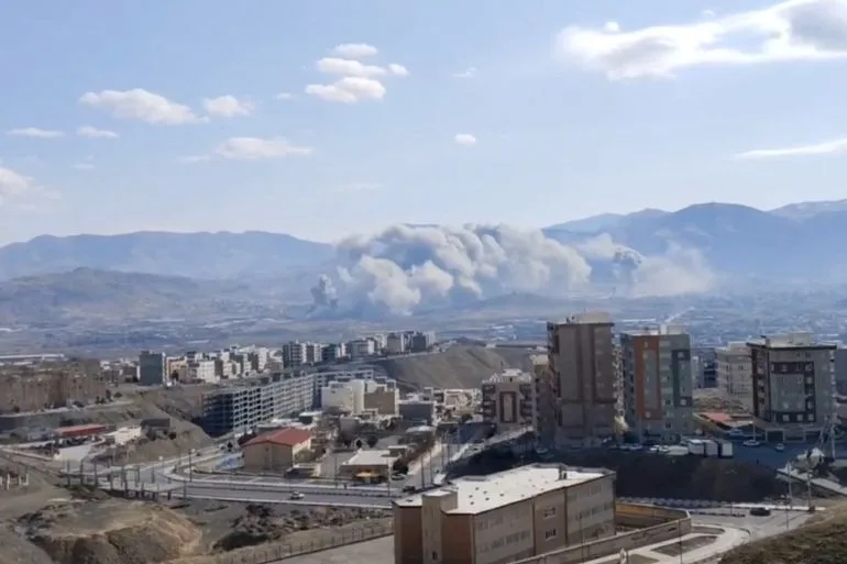 US-Israeli Airstrikes in Iran's Kurdistan Province Kill Over 100, Injure Hundreds Amid Escalating Tensions