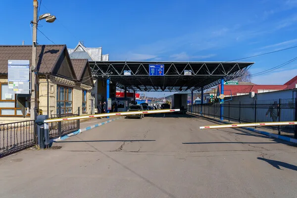 Ukrainian Man's Fake Marriage Foiled at Border as Conscription Evasion Attempt Fails