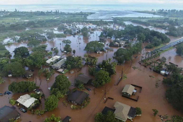 Flash Flooding on Oahu Forces Evacuation of 5,500 as Climate Crisis Intensifies