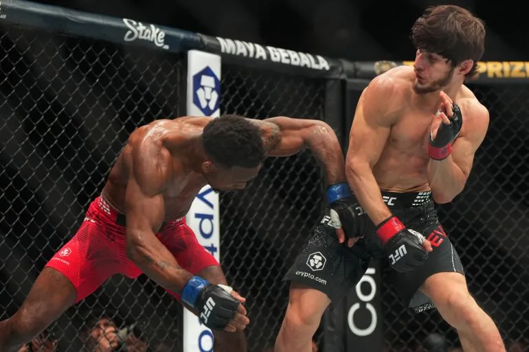 Movsar Evloev Secures Narrow Victory Over Lerone Murphy, Eyes Featherweight Title Shot