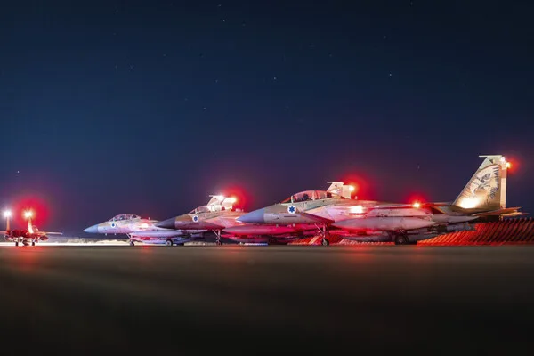 Israeli Air Force's Low-Altitude Flights Over Beirut Trigger Panic with Sonic Booms