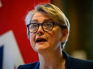 Macron Warns Trump Over Inconsistency in Iran Policy as Gulf Tensions Escalate