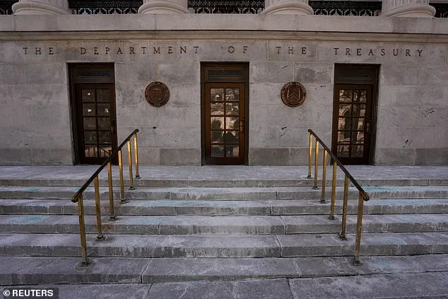 Trump Admin Holds Emergency Meeting with Bank Executives Over Anthropic's Mythos AI Threat to Financial Systems